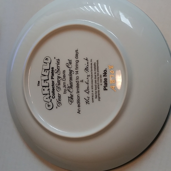 Garfield Plate Collectible - Picture 7 of 12